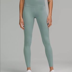 Lululemon size 6 align 28” leggings.